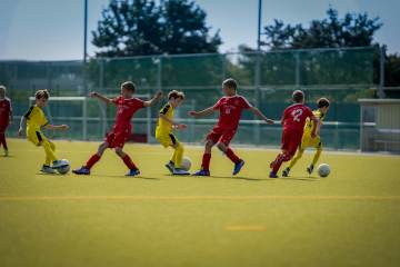 2026世界杯金靴之争！梅西姆巴佩并列领跑，C罗还有机会吗？（配图示意）